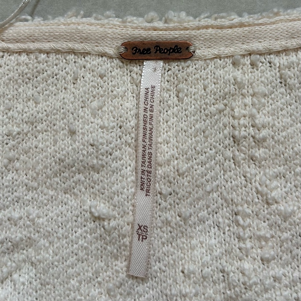 Free People Popcorn Pullover sweater in a cream color - Picture 3 of 9